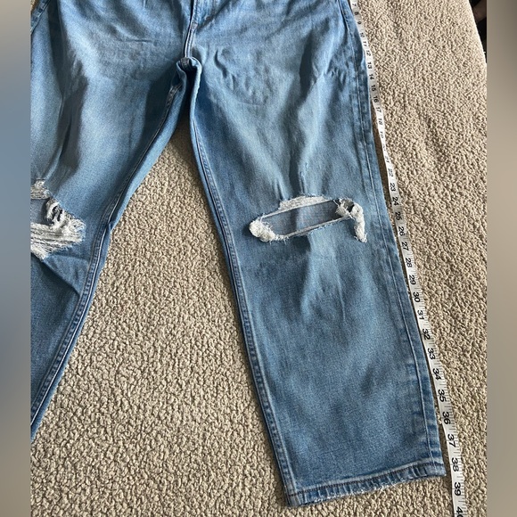 🔸 Abercrombie & Fitch 🔸 “the mom high rise” jeans - Picture 9 of 11